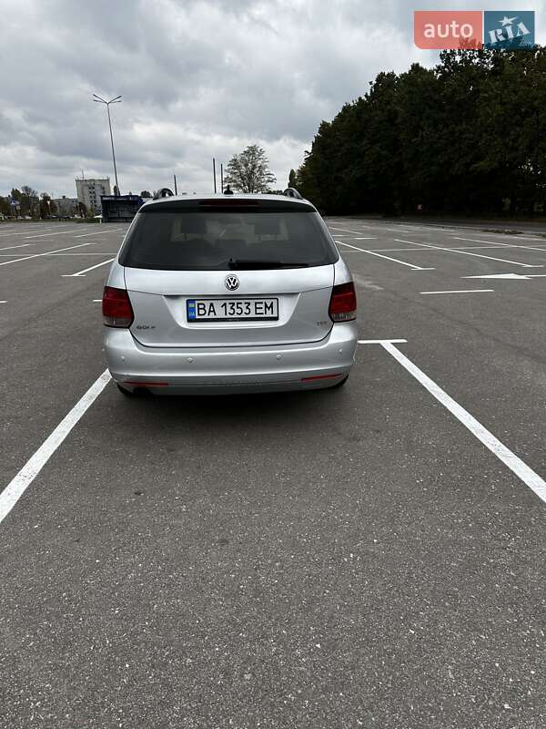 Универсал Volkswagen Golf 2010 в Кропивницком