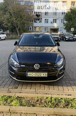 Хэтчбек Volkswagen Golf 2015 в Ужгороде