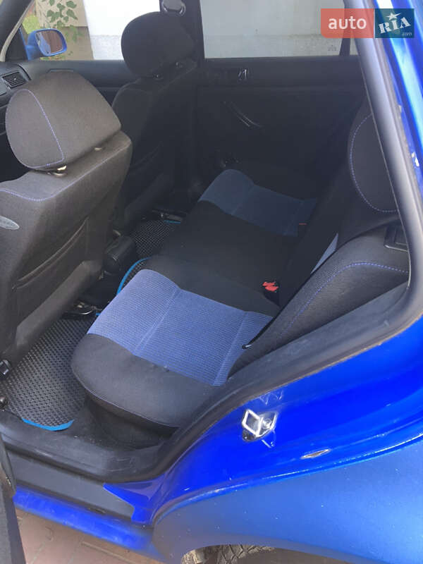 Хетчбек Volkswagen Golf 1998 в Києві