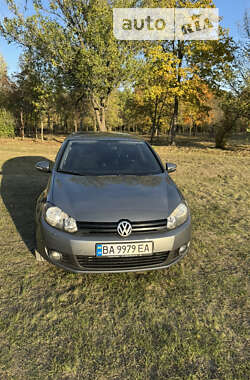 Хэтчбек Volkswagen Golf 2011 в 