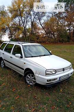 Хетчбек Volkswagen Golf 1997 в Валках