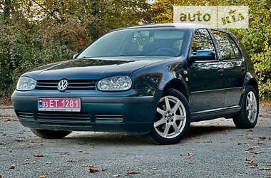 Хэтчбек Volkswagen Golf 2003 в Шепетовке