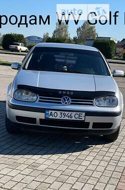 Хэтчбек Volkswagen Golf 2001 в Тячеве