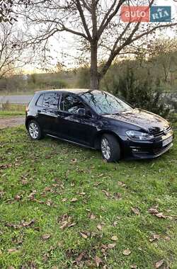 Хэтчбек Volkswagen Golf 2013 в 