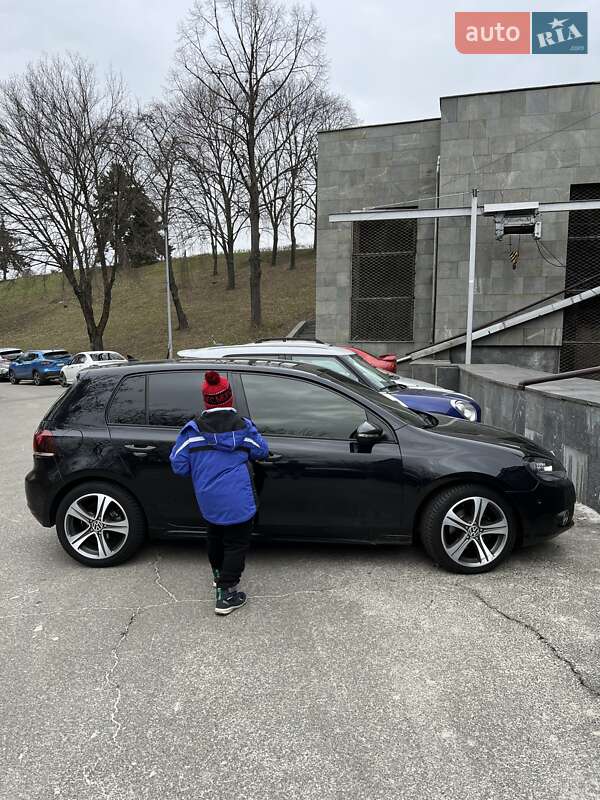 Хетчбек Volkswagen Golf 2011 в Києві