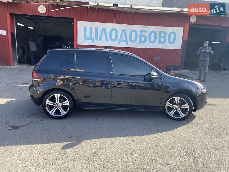 Хетчбек Volkswagen Golf 2011 в Києві