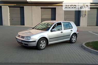 Хетчбек Volkswagen Golf 2001 в Вінниці