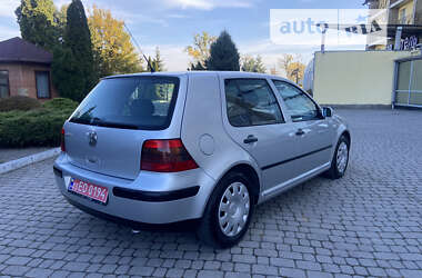 Хетчбек Volkswagen Golf 2002 в Львові