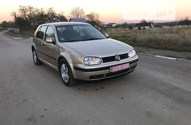 Хетчбек Volkswagen Golf 2002 в Калуші