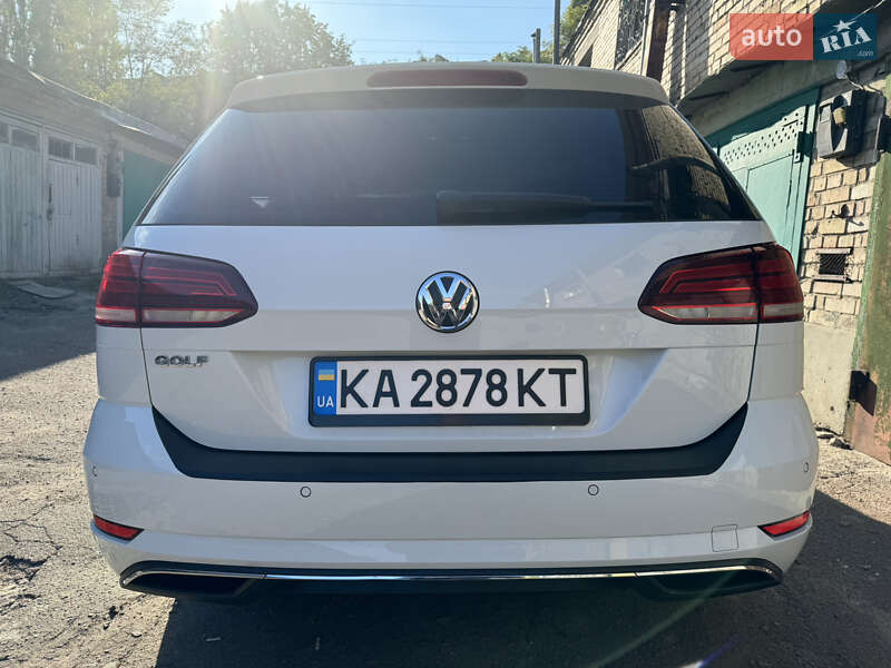 Универсал Volkswagen Golf 2017 в Киеве