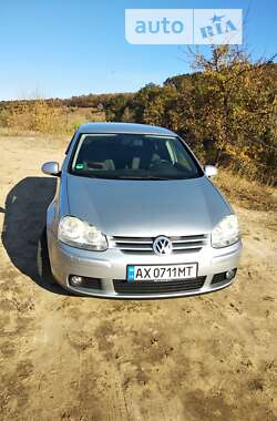 Хетчбек Volkswagen Golf 2006 в Будах