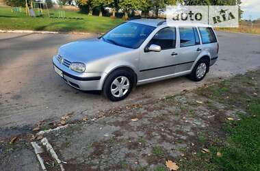 Универсал Volkswagen Golf 2002 в Ровно