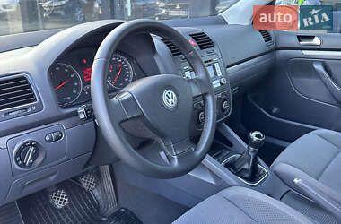 Хэтчбек Volkswagen Golf 2005 в Харькове