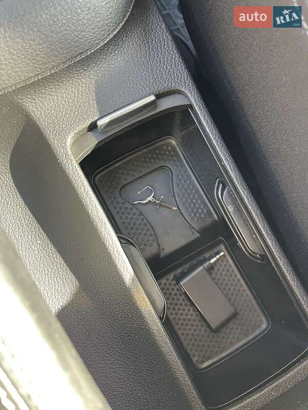 Хетчбек Volkswagen Golf 2011 в Ужгороді