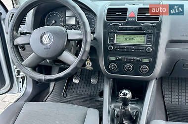 Хэтчбек Volkswagen Golf 2003 в Одессе