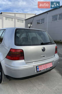 Хэтчбек Volkswagen Golf 2003 в Тернополе