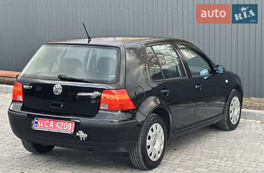 Хэтчбек Volkswagen Golf 2003 в Львове