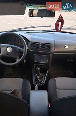 Универсал Volkswagen Golf 2005 в Николаеве