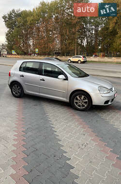 Хетчбек Volkswagen Golf 2005 в Вінниці