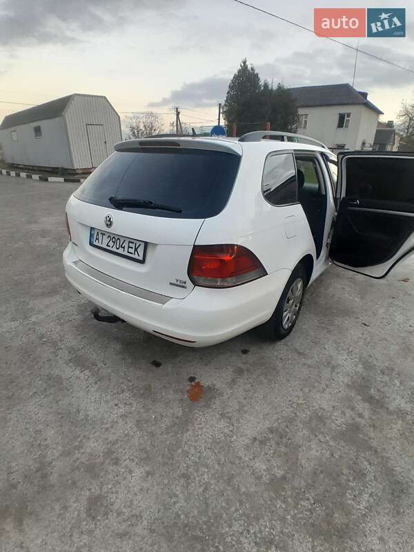 Универсал Volkswagen Golf 2011 в Тысменице