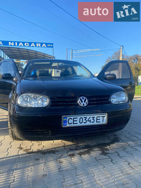 Хэтчбек Volkswagen Golf 2002 в Сторожинце