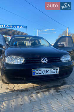 Хэтчбек Volkswagen Golf 2002 в Сторожинце