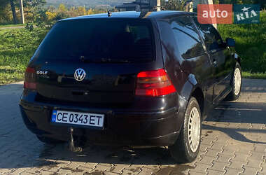 Хэтчбек Volkswagen Golf 2002 в Сторожинце