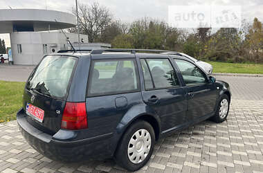 Универсал Volkswagen Golf 2005 в Староконстантинове