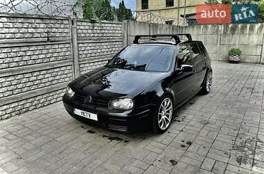 Хэтчбек Volkswagen Golf 2003 в Гадяче