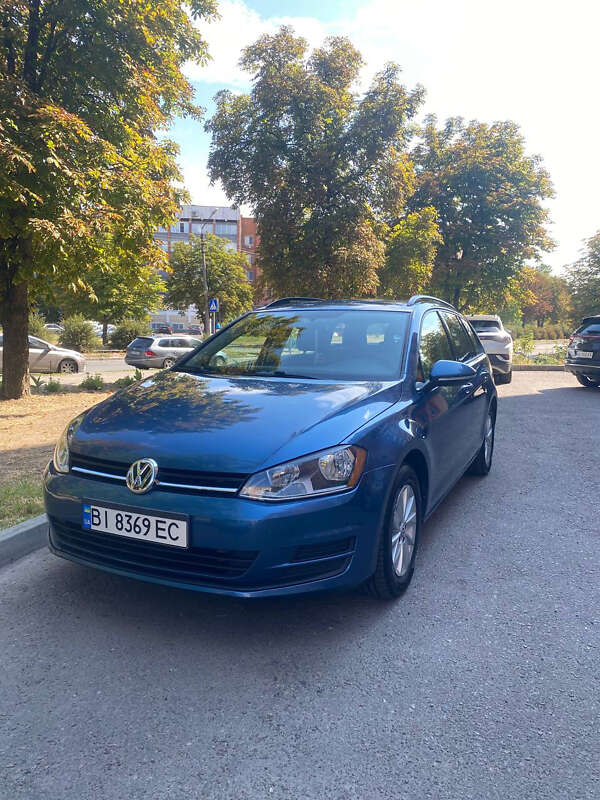 Універсал Volkswagen Golf 2015 в Полтаві