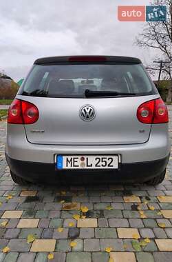 Хетчбек Volkswagen Golf 2004 в Чемерівцях