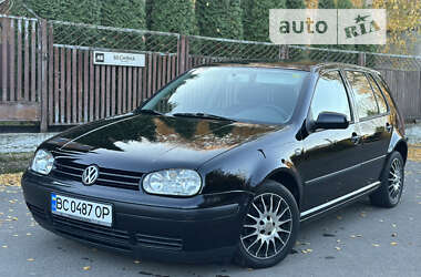 Хэтчбек Volkswagen Golf 2001 в Ровно