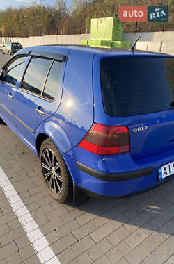Хетчбек Volkswagen Golf 2001 в 