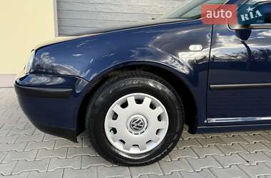 Хэтчбек Volkswagen Golf 2001 в Стрые