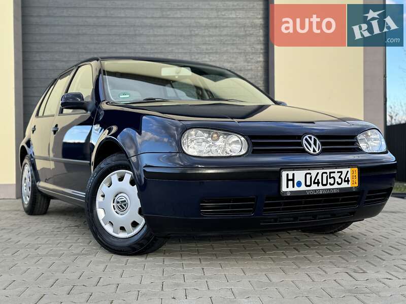 Хэтчбек Volkswagen Golf 2001 в Стрые