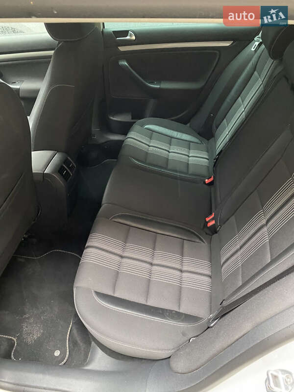 Універсал Volkswagen Golf 2013 в Києві