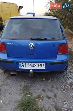 Хэтчбек Volkswagen Golf 2000 в 