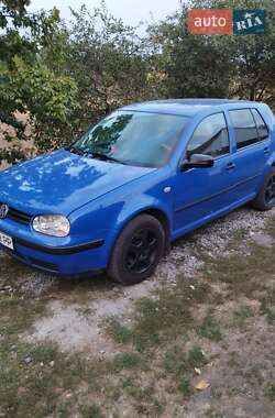 Хэтчбек Volkswagen Golf 2000 в 