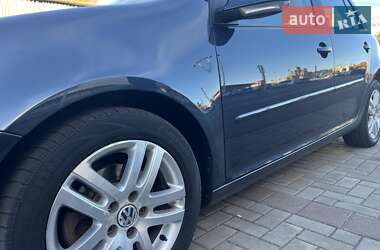 Хэтчбек Volkswagen Golf 2006 в Луцке