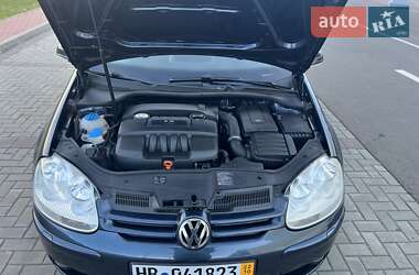 Хэтчбек Volkswagen Golf 2006 в Луцке