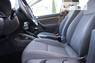 Хетчбек Volkswagen Golf 2009 в Києві