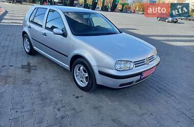 Хэтчбек Volkswagen Golf 2001 в Луцке