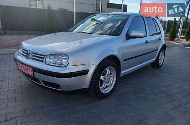 Хэтчбек Volkswagen Golf 2001 в Луцке