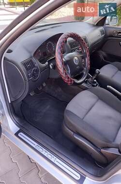 Хэтчбек Volkswagen Golf 2001 в Луцке