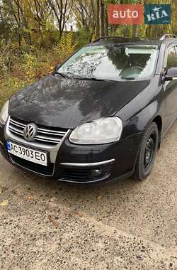 Универсал Volkswagen Golf 2009 в Вараше