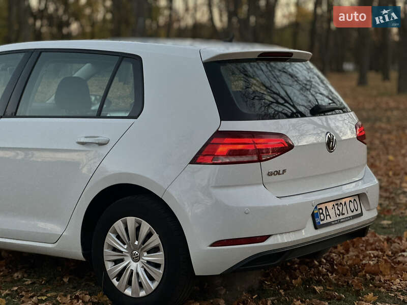 Хетчбек Volkswagen Golf 2020 в Кропивницькому