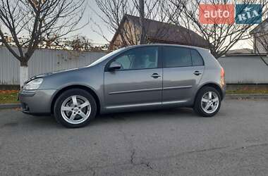 Хетчбек Volkswagen Golf 2006 в Сваляві