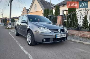 Хетчбек Volkswagen Golf 2006 в Сваляві