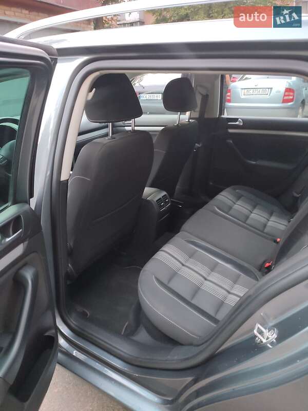 Универсал Volkswagen Golf 2012 в Киеве