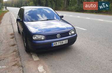 Хэтчбек Volkswagen Golf 2000 в Немирове